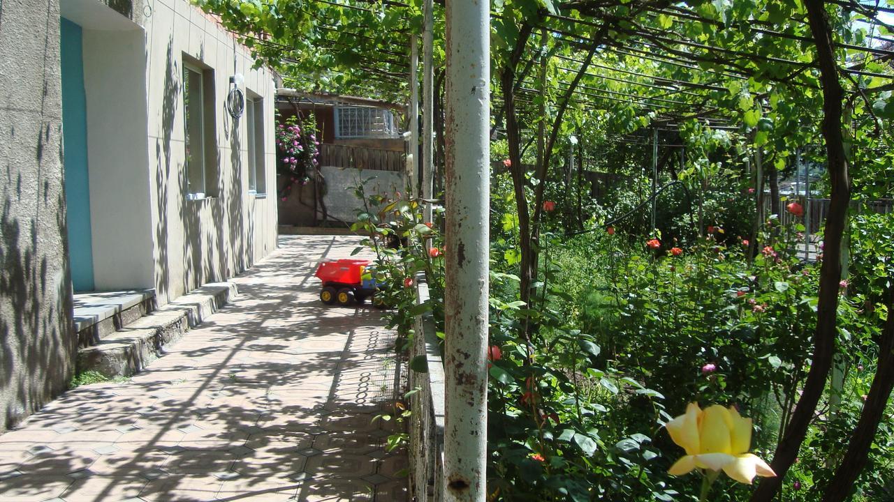 Guesthouse Valeria بورجومي المظهر الخارجي الصورة
